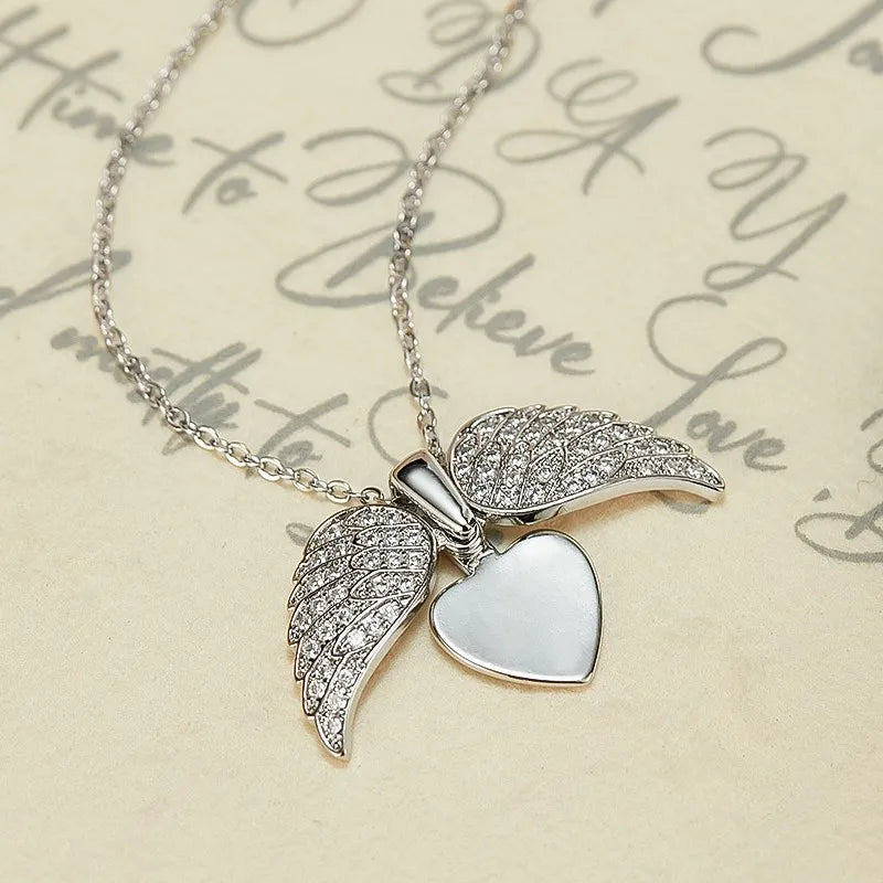 Moving Wings Love Heart Shape Full Bling Zircon Diamonds Pendant Necklaces for Women Girl Birthday Gifts Chain Fashion Jewerly